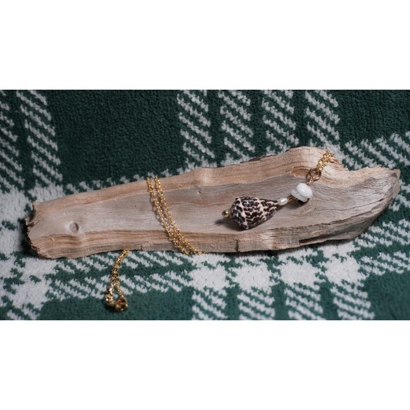 Real Cone Shell Necklace - Picture 1 of 7